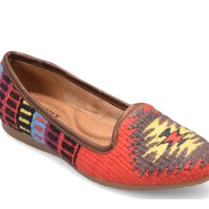 Born Giselle Aztec Blanket Flats